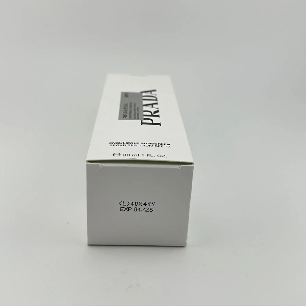 🆕 PRADA - Reveal Skin-Optimizing Refillable Soft Matte Foundation in LW15 NIB